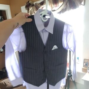 Boys suit size 7
